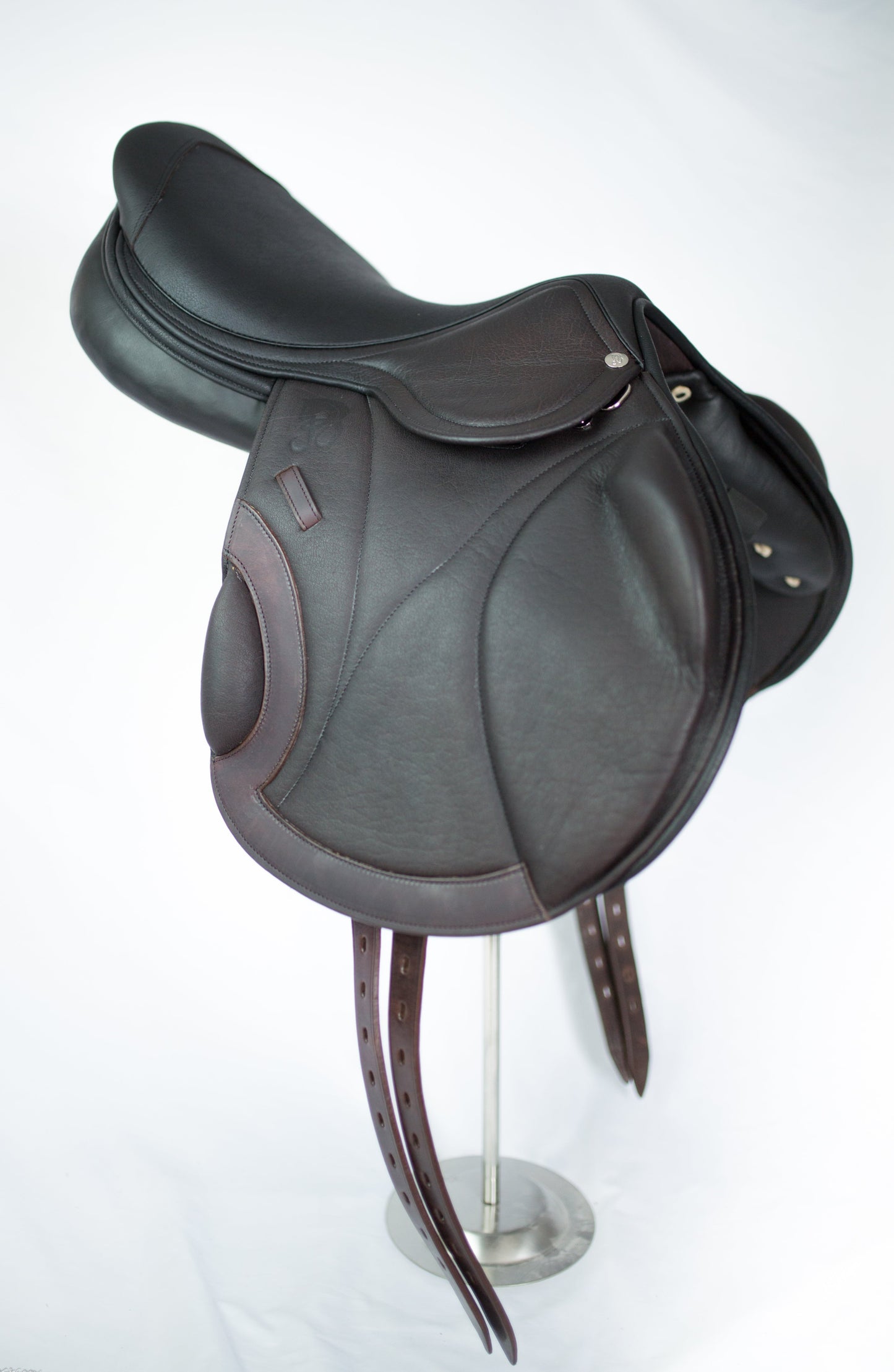 Custom Valor XC Saddle
